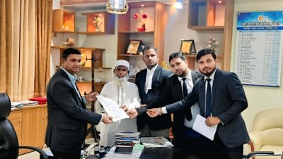 চট্টগ্রাম জেলা প্রশাসক বরাবর স্মারকলিপি দিয়েছেন নিহত আইনজীবী আলিফের বাবা ও মামলার বাদী জামাল উদ্দিন