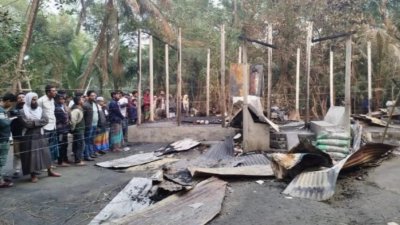 আগুনে পুড়ে যাওয়া বিএনপি নেতার ঘর