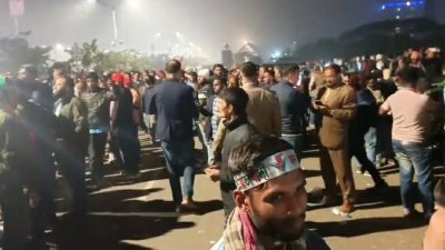 দলে রাজধানীর পূর্বাচলমুখী হচ্ছেন নেতাকর্মীরা