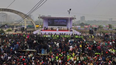 ৩০০ ফিটে সংবর্ধনাস্থল
