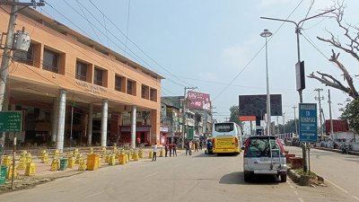 ভারত ভ্রমণে ভিসা জটিলতা ও হাইকমিশন অফিস বন্ধের কারণে বেনাপোল স্থলবন্দর দিয়ে পাসপোর্টধারীদের যাতায়াত প্রায় ৮৫ শতাংশ কমে গেছে