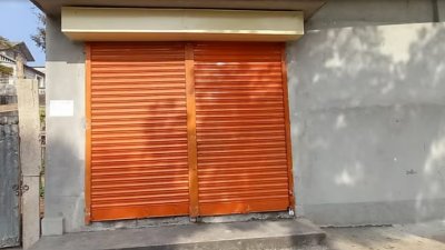 পটুয়াখালীতে ৫০ হাজার টাকা চাঁদা না দেওয়ায় আওয়ামী লীগের দোসর আখ্যা দিয়ে এক ব্যবসায়ীর দোকানে তালা
