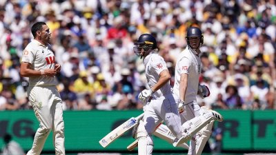 অবশেষে জয়ের দেখা পেয়েছে ইংল্যান্ড।
