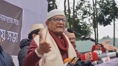 রবিবার দুপুরে ঠাকুরগাঁওয়ে আলেম-ওলামাদের সঙ্গে মতবিনিময় সভায় বক্তব্য দেন মির্জা ফখরুল ইসলাম আলমগীর