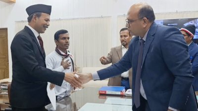 জাতীয় হিন্দু মহাজোটের কেন্দ্রীয় কমিটির মহাসচিব গোবিন্দ চন্দ্র প্রামাণিক স্বতন্ত্র প্রার্থী হিসেবে মনোনয়নপত্র জমা দেন