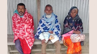 ভারতের কুকুরমারা বিএসএফ ক্যাম্পের সদস্যরা ৩ ভারতীকে বাংলাদেশের অভ্যন্তরে পুশইন করে