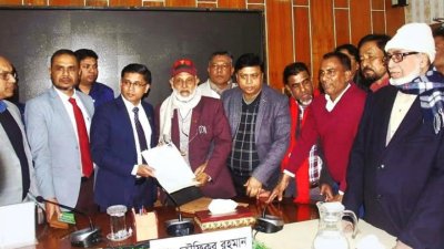 বিএনপির চেয়ারপারসন খালেদা জিয়ার পক্ষে তার উপদেষ্টা পরিষদের সদস্য ও নির্বাচন পরিচালনা কমিটির সমন্বয়কারী হেলালুজ্জামান তালুকদার