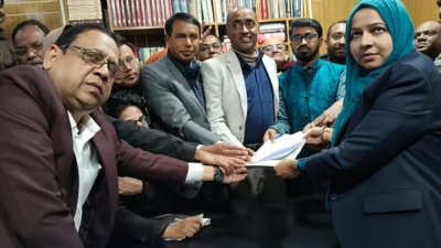 আজ মনোনয়নপত্র জমা দিয়েছেন বিএনপিতে সদ্য যোগ দেওয়া রাশেদ খাঁন