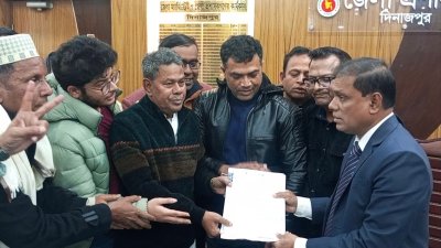 খালেদা জিয়াকে দলীয় প্রার্থী ঘোষণা করা আসনে বিকল্প প্রার্থী হিসেবে মনোনয়নপত্র জমা দিয়েছেন সৈয়দ জাহাঙ্গীর আলম