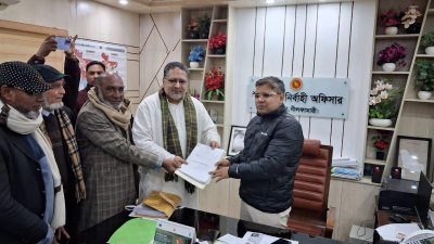 মনোনয়নপত্র জমা দিচ্ছেন জেবেল রহমান গানি
