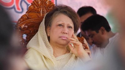 সাবেক প্রধানমন্ত্রী বেগম খালেদা জিয়া