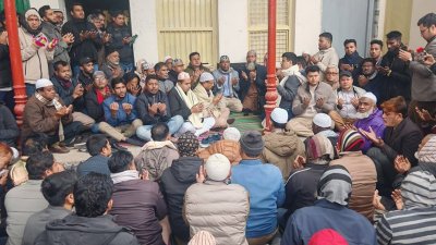 বগুড়ায় নেতাকর্মীরা দোয়া করছেন খালেদা জিয়ার জন্য