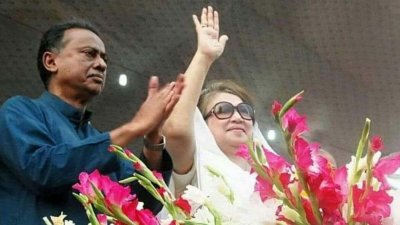 চট্টগ্রামে জনসভায় বিএনপি চেয়ারপারসন খালেদা জিয়া