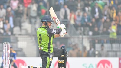 অলরাউন্ড নৈপুণ্যে ম্যাচ জেতাতে অবদান রাখেন ওমরজাই।