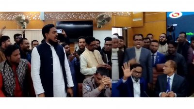 এ ঘটনায় এনসিপি প্রার্থী আকতার হোসেন ও জাতীয় পার্টির প্রার্থী মাহবুবার রহমানের সমর্থকদের মধ্যে তুমুল উত্তেজনার সৃষ্টি হয়