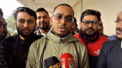 নোয়াখালী জেলা রিটার্নিং কর্মকর্তার কার্যালয়ে মনোনয়নপত্র যাচাই-বাছাই সভায় আবদুল হান্নান মাসউদ
