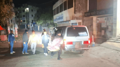 আটক বৈষম্যবিরোধী নেতাকে আদালতে নেওয়া হচ্ছে