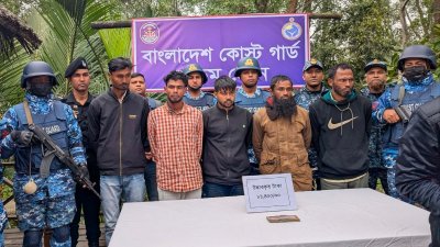 আটক ডাকাতরা