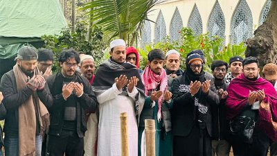 শরীফ ওসমান হাদির কবর জিয়ারত করেন নাসীরুদ্দীন পাটওয়ারীসহ অন্যরা