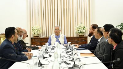 বৈষম্যবিরোধী ছাত্র আন্দোলনের সময় ঢাকার রায়ের বাজারে বেওয়ারিশ হিসেবে দাফন করা ৮ জনের পরিচয় শনাক্তের প্রতিবেদন প্রধান উপদেষ্টার কাছে হস্তান্তর করেন সিআিইডির প্রতিনিধিদল