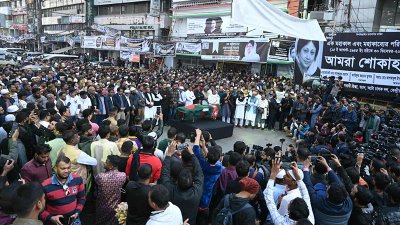 নয়াপল্টনে স্বেচ্ছাসেবক দল নেতা মুসাব্বিরের প্রথম জানাজা সম্পন্ন (ছবি: নাসিরুল ইসলাম)