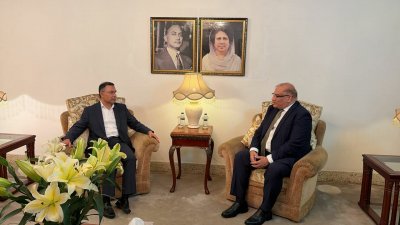 তারেক রহমানের সঙ্গে সৌজন্য সাক্ষাৎ করেছেন ঢাকায় নিযুক্ত পাকিস্তানের হাইকমিশনার ইমরান হায়দার
