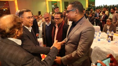 সাংবাদিকদের সঙ্গে তারেক রহমানের শুভেচ্ছা বিনিময়