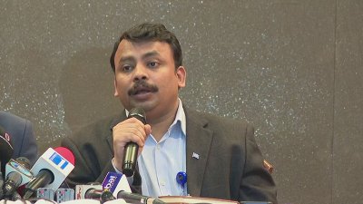 রাজধানীর ফরেন সার্ভিস একাডেমিতে কথা বলছেন প্রধান উপদেষ্টার সিনিয়র সহকারী প্রেস সচিব ফয়েজ আহম্মদ। ছবি: বাংলা ট্রিবিউন