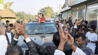 কর্মী-সর্মথকদের মাঝে ব্রাহ্মণবাড়িয়া-২ আসনের স্বতন্ত্র প্রার্থী ব্যারিস্টার রুমিন ফারহানা