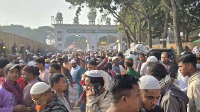 চার দিন ধরে দেশ-বিদেশের লাখ লাখ ভক্তের আগমনে মুখরিত ছিল আটরশি বিশ্ব জাকের মঞ্জিল প্রাঙ্গণ