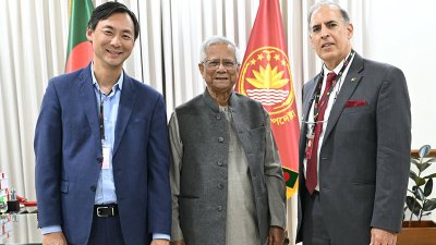 মুহাম্মদ ইউনূসের সঙ্গে দেখা করেন আলবার্ট গোম্বিস ও মর্স ট্যান