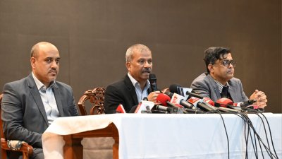ফরেন সার্ভিস একাডেমিতে প্রেস ব্রিফিংয়ে আসিফ নজরুল