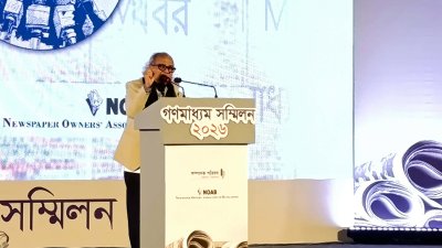 কথা বলছেন নুরুল কবীর