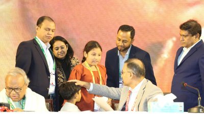 গুম-খুনের শিকার ব্যক্তিদের পরিবারের সদস্যদের সঙ্গে মতবিনিময় সভায় তারেক রহমান (ছবি: নাসিরুল ইসলাম)