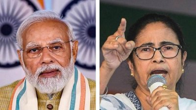 ভারতের প্রধানমন্ত্রী নরেন্দ্র মোদি এবং পশ্চিমবঙ্গের মুখ্যমন্ত্রী মমতা বন্দ্যোপাধ্যায়। ফাইল ছবি। ছবি: আনন্দবাজার