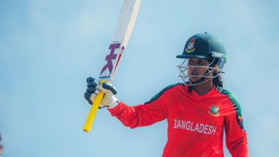 হাফসেঞ্চুরিতে ম্যাচসেরা হয়েছেন শারমিন আক্তার।