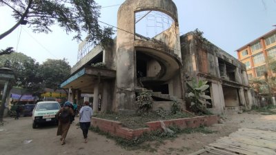 পরিত্যক্ত সাভার পৌর কমিউনিটি সেন্টার