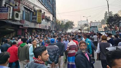বাড্ডায় অটোচালকদের সড়ক অবরোধ