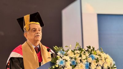 বক্তব্য রাখছেন শিক্ষা উপদেষ্টা সি আর আবরার