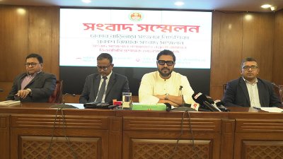 ডিএনসিসির নগর ভবনে আয়োজিত সংবাদ সম্মেলনে প্রশাসক এজাজ। ছবি: বাংলা ট্রিবিউন
