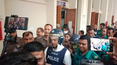 আদালত প্রাঙ্গণে রাসেল-শামীমা