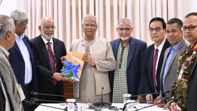 উপদেষ্টার কাছে সুপারিশসহ প্রতিবেদন জমা দিয়েছে নবম জাতীয় বেতন কমিশন