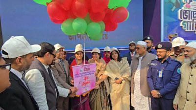 ফরিদপুরে গণভোটের প্রচার এবং ভোটার উদ্বুদ্ধকরণ উদ্বোধনী অনুষ্ঠানে উপদেষ্টা সৈয়দা রিজওয়ানা হাসান ও অন্যরা