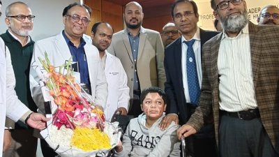 হাসপাতাল থেকে ৬ মাস পর আবিদের ঘরে ফেরা