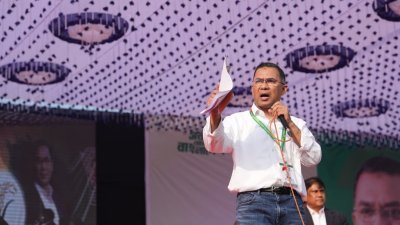 বৃহস্পতিবার বিকালে মৌলভীবাজারে সমাবেশে বক্তব্য দেন বিএনপির চেয়ারম্যান তারেক রহমান