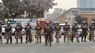 রাজধানীর মিরপুরে বর্ডার গার্ড বাংলাদেশ (বিজিবি) মোতায়েন করা হয়েছে