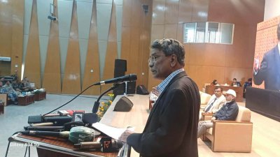 গণভোট ও ভোটার উদ্বুদ্ধকরণের লক্ষ্যে আয়োজিত মতবিনিময় সভায় প্রধান অতিথির বক্তব্য দেন  প্রধান উপদেষ্টার বিশেষ সহকারী অধ্যাপক ড. আলী রীয়াজ