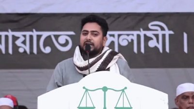 বক্তব্য দিচ্ছেন নাহিদ ইসলাম