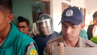 রাজধানীর নয়াপল্টনের ‘শারমিন একাডেমি’র প্লে-গ্রুপের এক শিক্ষার্থীকে নির্যাতনের ঘটনায় গ্রেফতার হওয়া স্কুল ব্যবস্থাপক পবিত্র কুমার বড়ুয়া