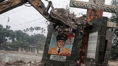 ভাঙা হলো বীরশ্রেষ্ঠের ম্যুরাল